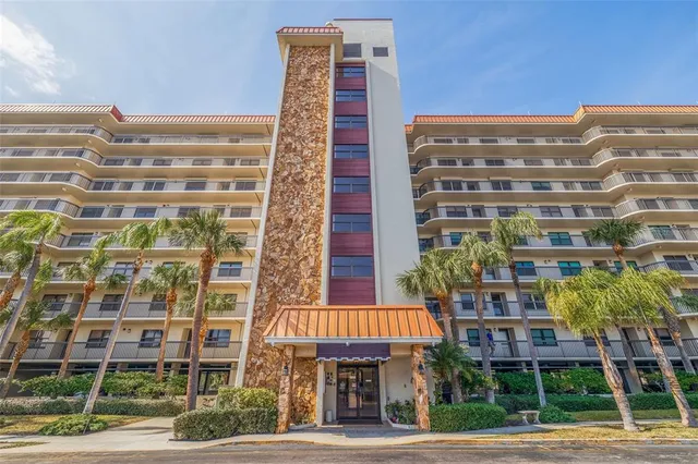 $2,300 | 5400 Park Street North, Unit 209, St. Petersburg, FL 33709