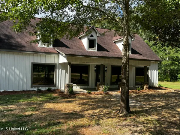 $360,000 | 3435 Highway 149, Braxton, MS 39044