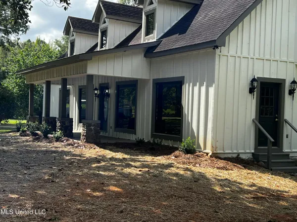 $360,000 | 3435 Highway 149, Braxton, MS 39044