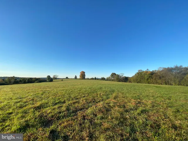 a view of an ocean from a lake