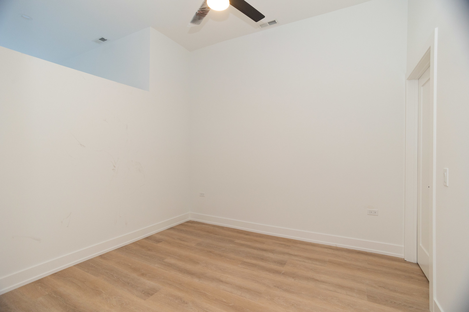 2042 West Irving Park Road, Unit 204 Chicago, IL 60618 - Photo 8 of 15