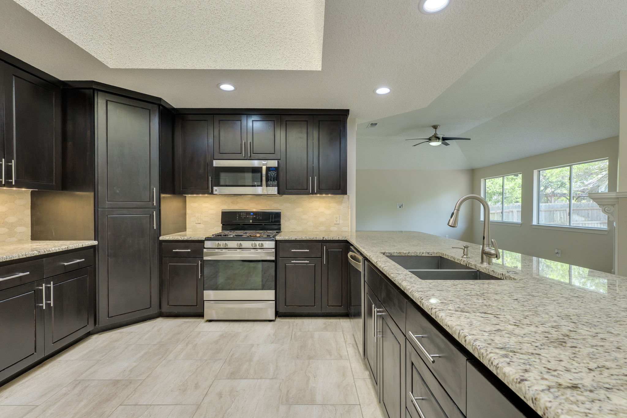 6613 Bramber Lane Austin, TX 78754 - Photo 12 of 39