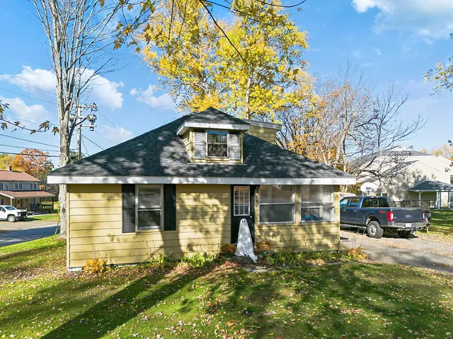 $260,000 | 229 Highland Avenue, Gardiner, ME 04345