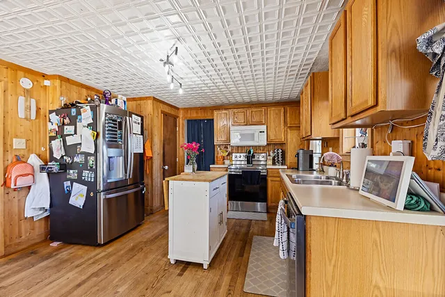 $260,000 | 229 Highland Avenue, Gardiner, ME 04345