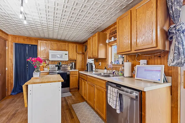 $260,000 | 229 Highland Avenue, Gardiner, ME 04345