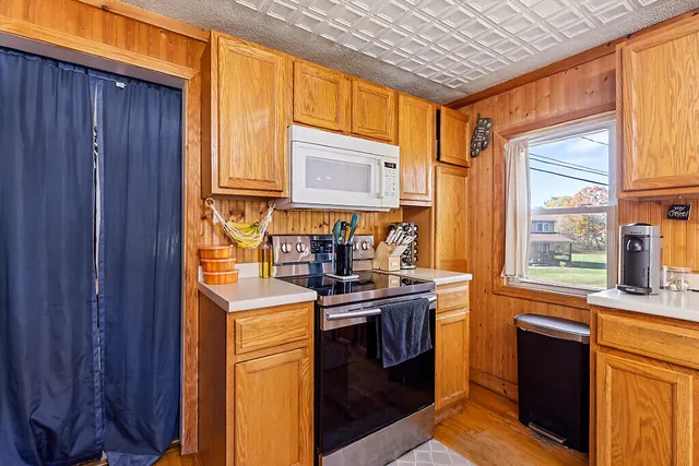 $260,000 | 229 Highland Avenue, Gardiner, ME 04345