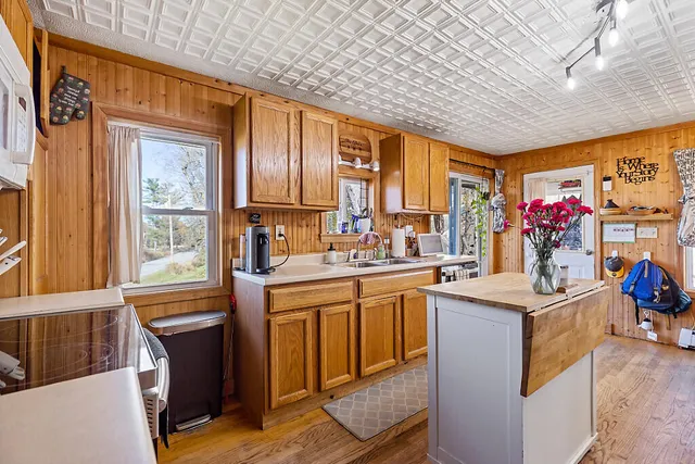 $260,000 | 229 Highland Avenue, Gardiner, ME 04345