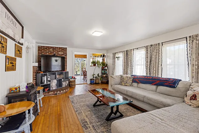 $260,000 | 229 Highland Avenue, Gardiner, ME 04345