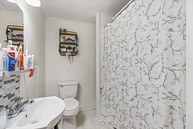 $260,000 | 229 Highland Avenue, Gardiner, ME 04345