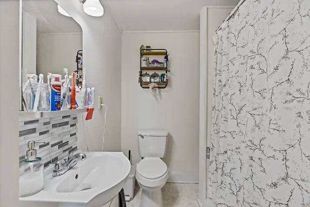 $260,000 | 229 Highland Avenue, Gardiner, ME 04345