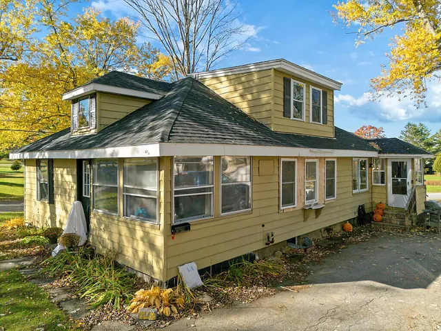 $260,000 | 229 Highland Avenue, Gardiner, ME 04345
