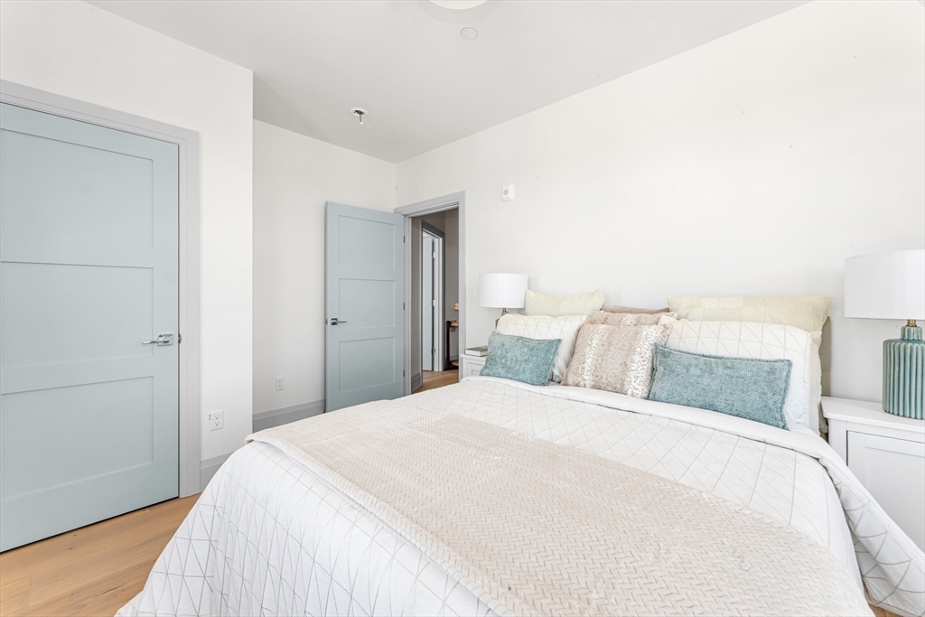 34 Oak Street, Unit 302 Boston, MA 02136 - Photo 16 of 28