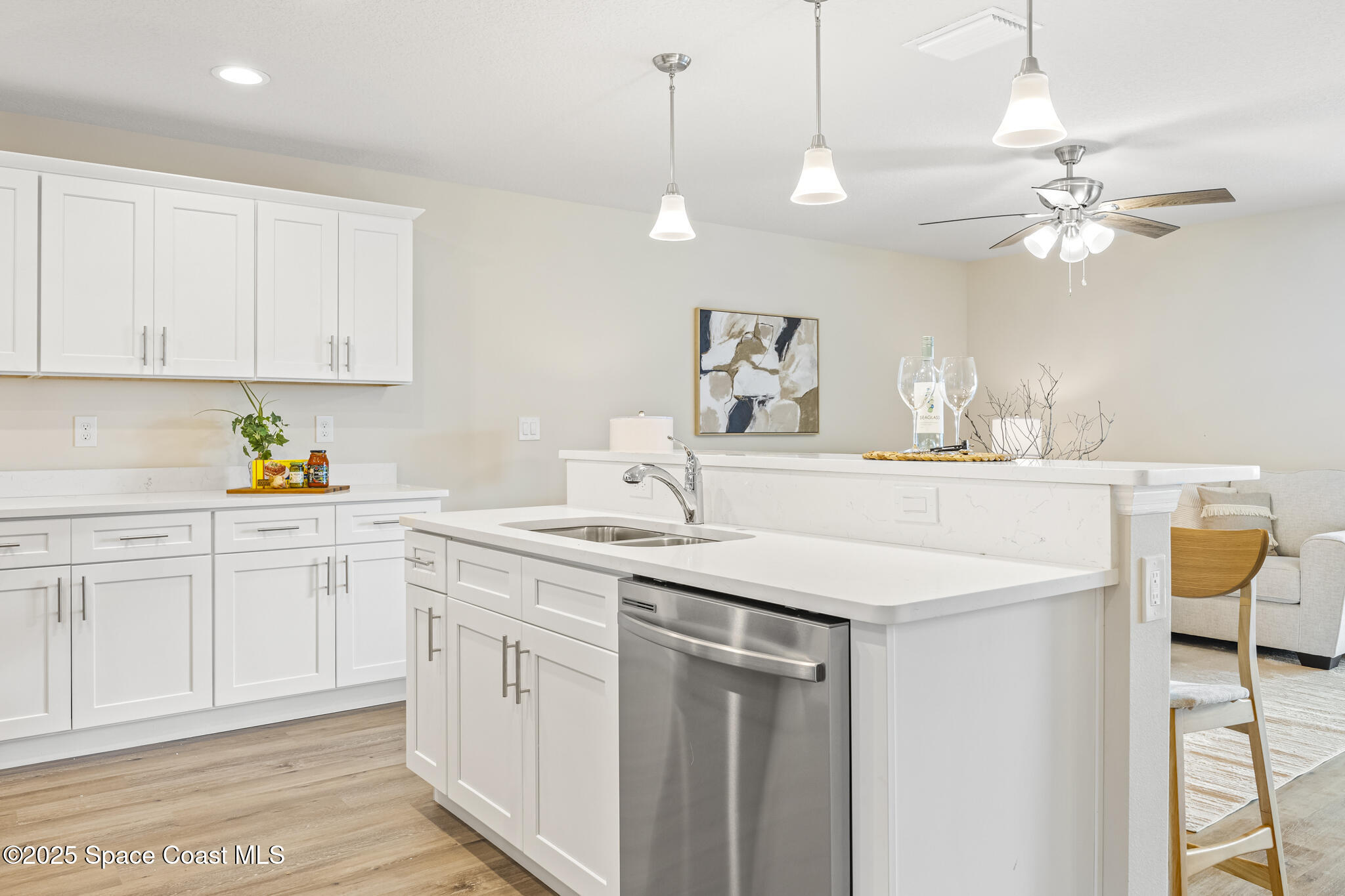 208-238 Hidden Wds Place Melbourne, FL 32901 - Photo 26 of 35 Staged - Kitchen in Middle Unit
