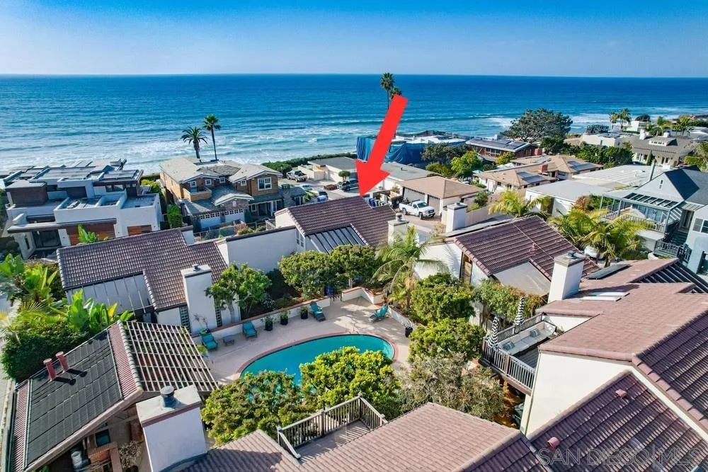 141 Sea Cliff Way Del Mar, CA 92014 - Photo 4 of 65 a view of a city