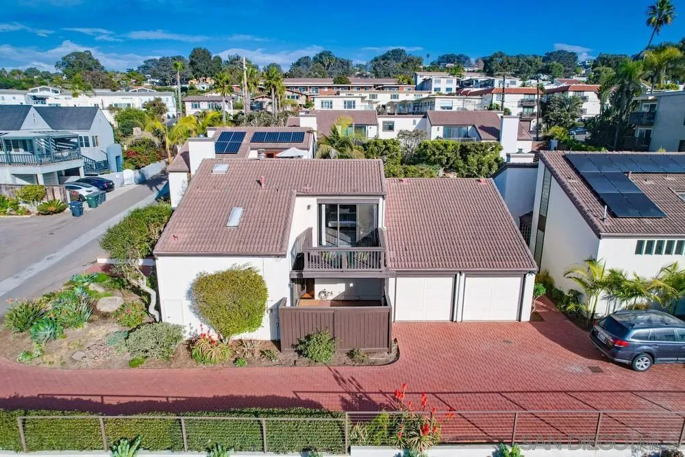 141 Sea Cliff Way Del Mar, CA 92014 - Photo 55 of 65 a view of a city