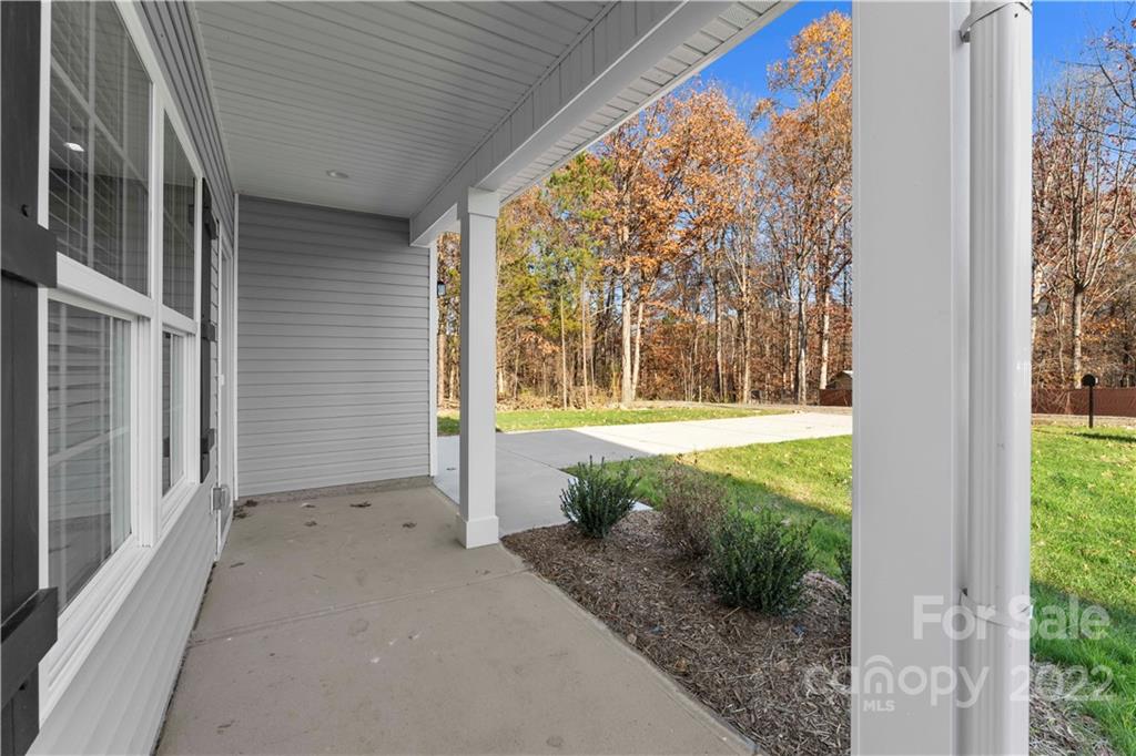 808 McDonald Road Charlotte, NC 28214 - Photo 3 of 30 a view of backyard with garden