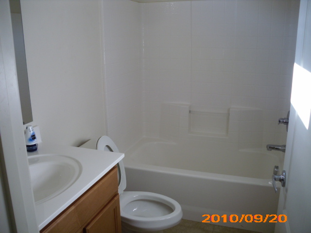 280 South Evergreen Road, Unit 1273 Tempe, AZ 85288 - Photo 5 of 8 HALL BATH