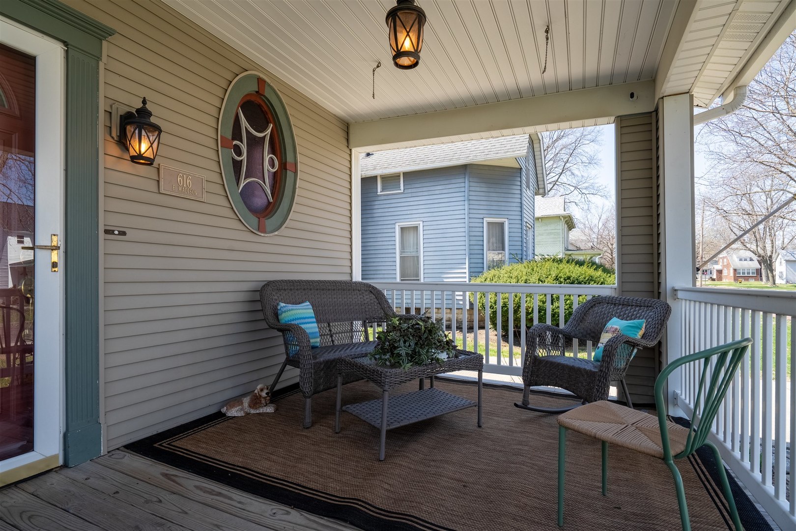 616 East Madison Street Pontiac, IL 61764 - Photo 2 of 37 a outdoor living space with furniture and garden view
