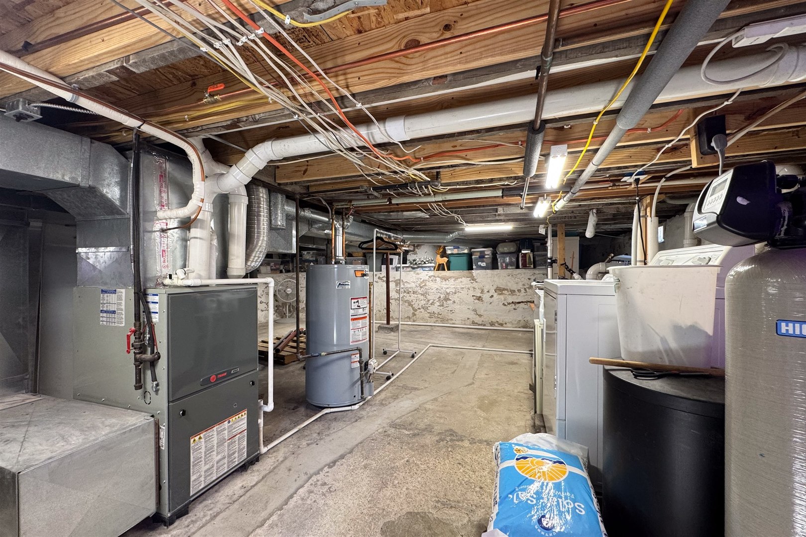 616 East Madison Street Pontiac, IL 61764 - Photo 23 of 37 a view of a storage room