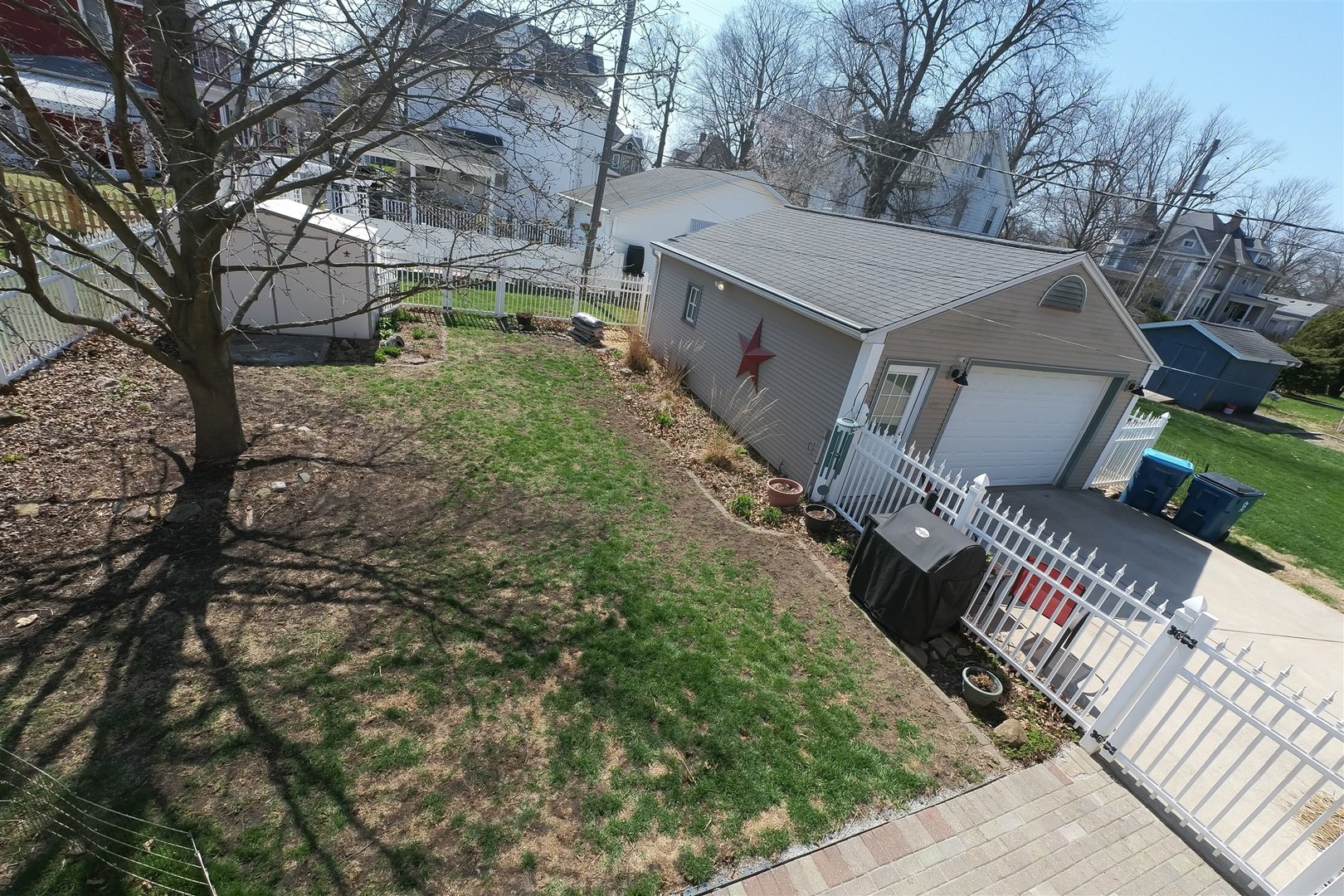 616 East Madison Street Pontiac, IL 61764 - Photo 34 of 37 a view of a house with a yard