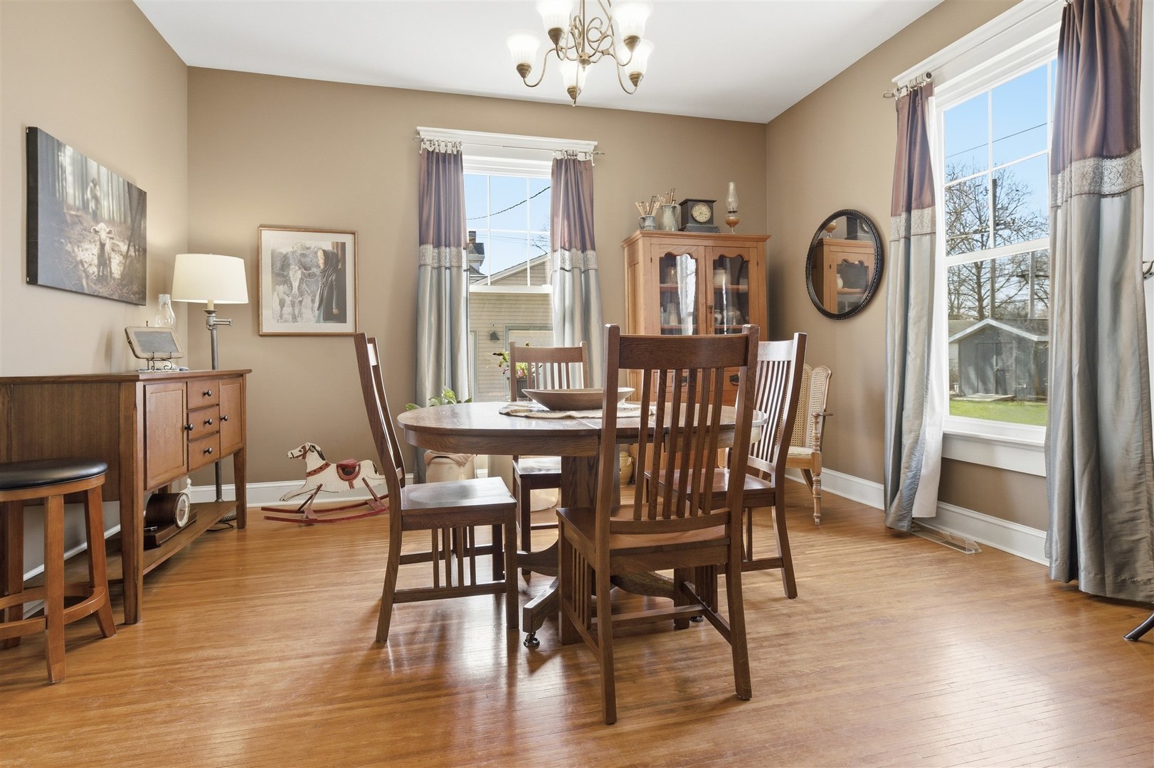 616 East Madison Street Pontiac, IL 61764 - Photo 8 of 37 a dining room with furniture and window