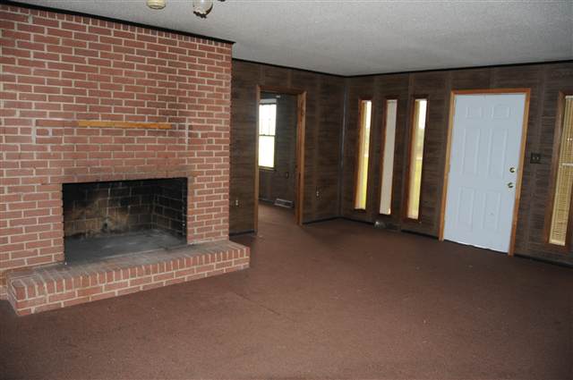 875 Victor Hill Road Greer, SC 29651 - Photo 5 of 7