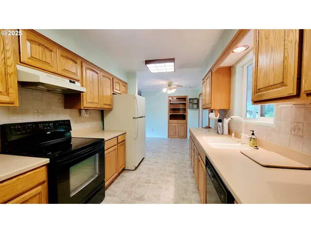 $630,000 | 2965 South Myrtle Road, Myrtle Creek, OR 97457