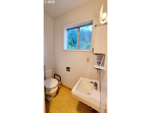 $630,000 | 2965 South Myrtle Road, Myrtle Creek, OR 97457