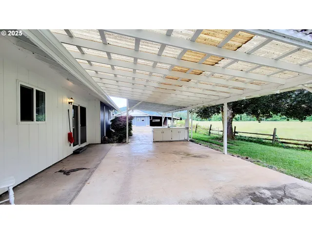 $630,000 | 2965 South Myrtle Road, Myrtle Creek, OR 97457