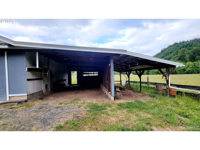 $630,000 | 2965 South Myrtle Road, Myrtle Creek, OR 97457