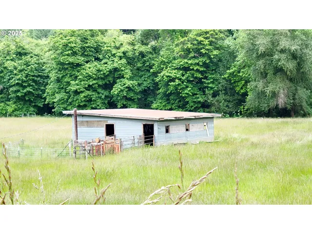 $630,000 | 2965 South Myrtle Road, Myrtle Creek, OR 97457