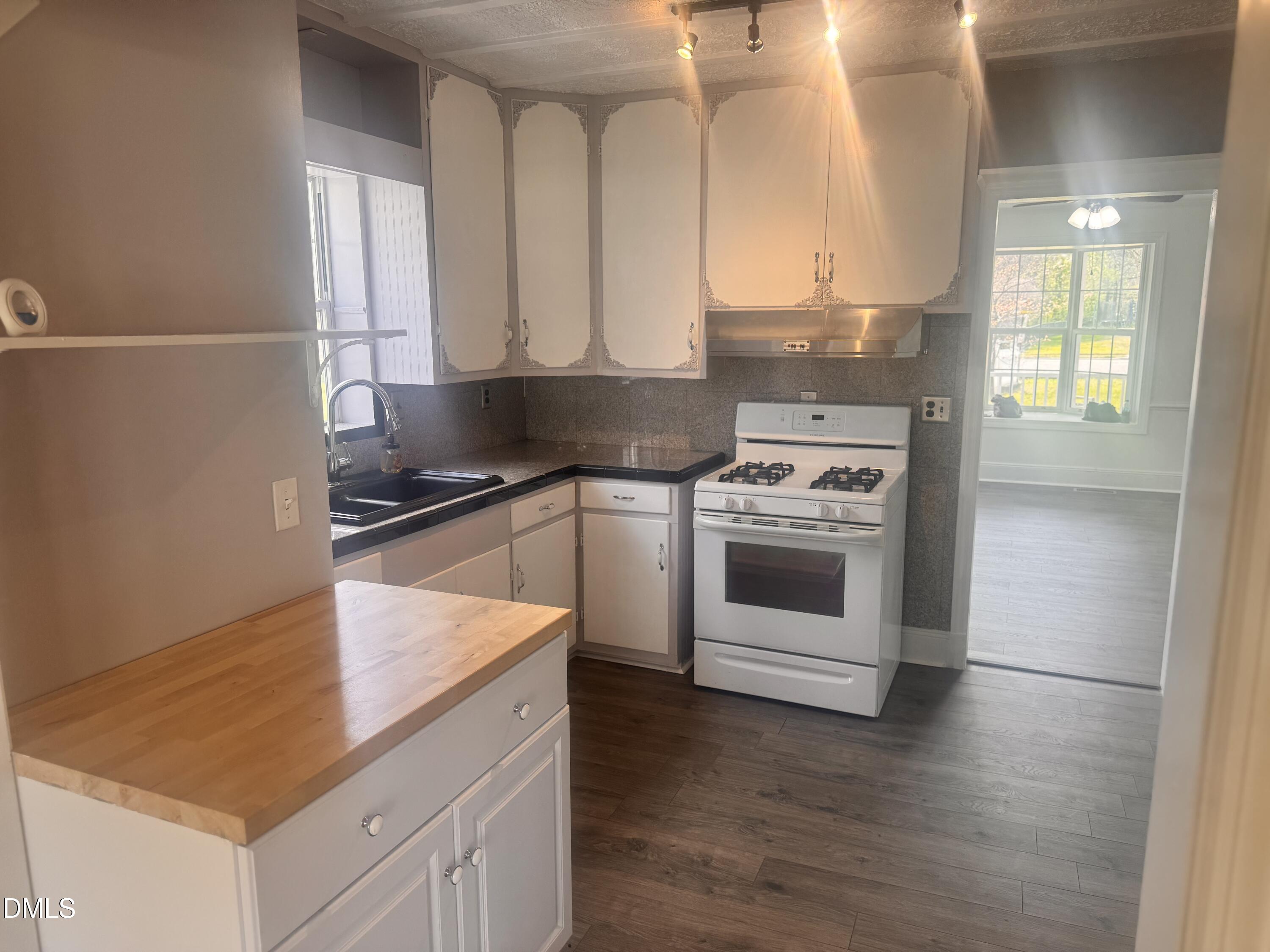416 Reams Avenue Roxboro, NC 27573 - Photo 10 of 44