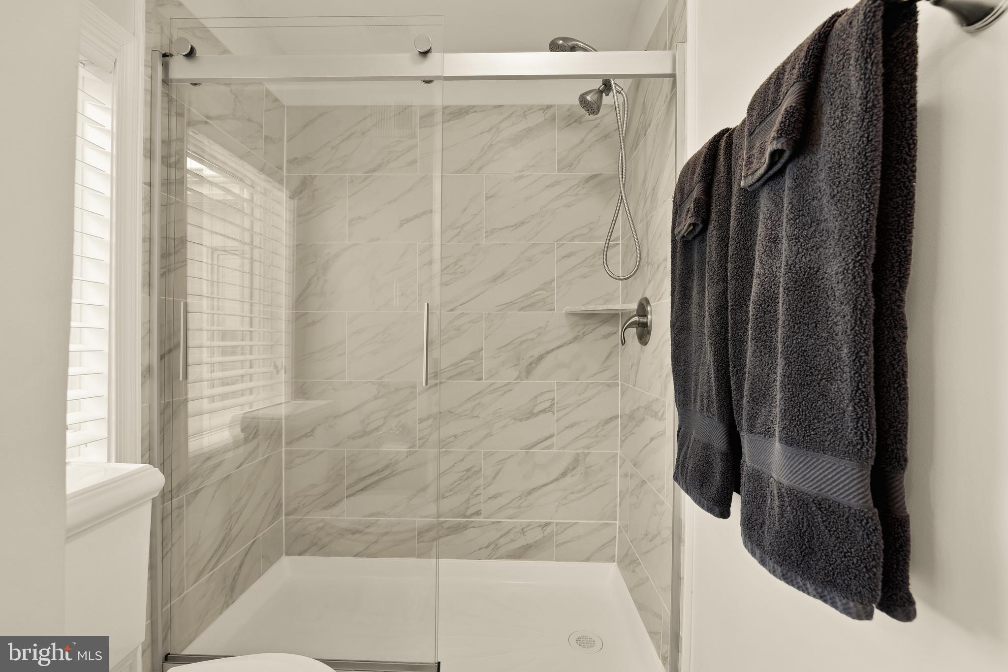 20407 Peach Tree Road Dickerson, MD 20842 - Photo 32 of 53 a bathroom with a shower