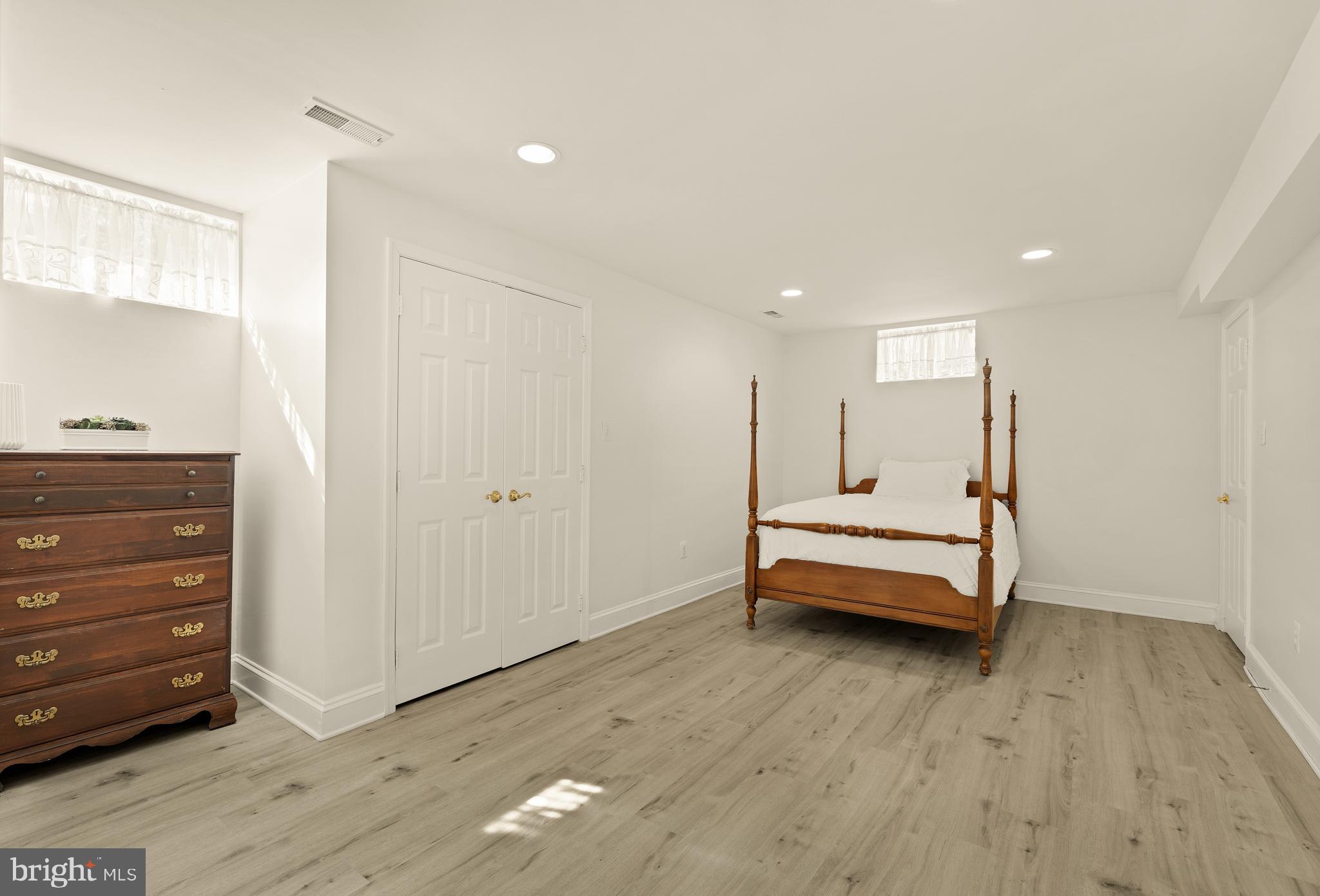 20407 Peach Tree Road Dickerson, MD 20842 - Photo 42 of 53 a view of a room with a furniture and wooden floor