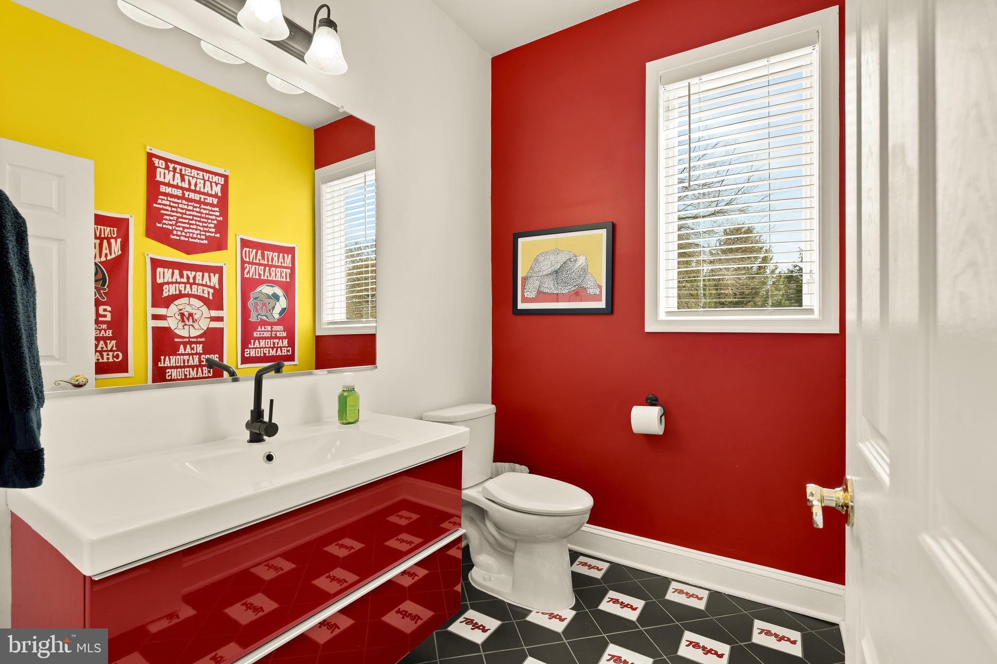 20407 Peach Tree Road Dickerson, MD 20842 - Photo 45 of 53 a bathroom with a sink toilet and shower