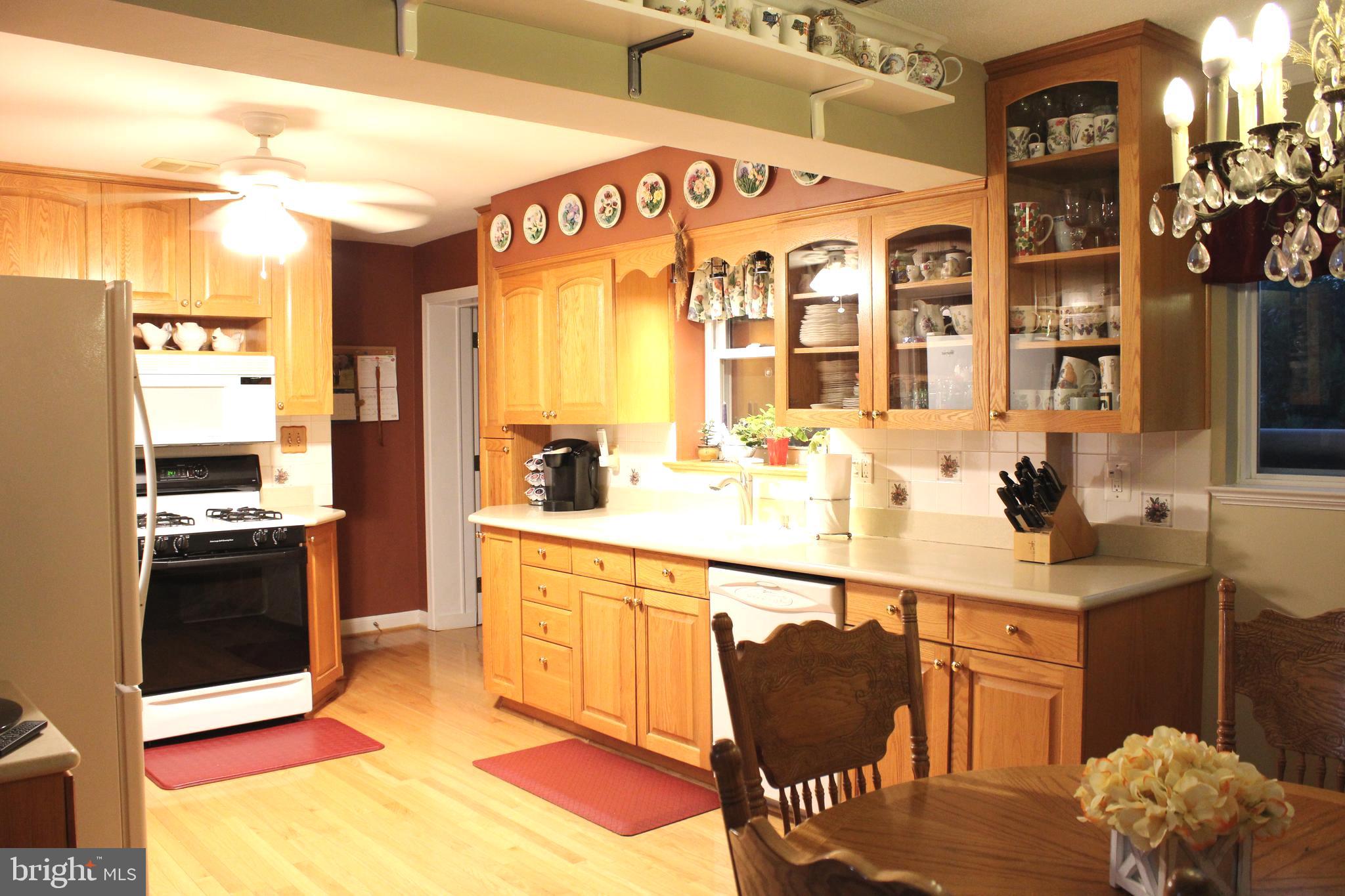 6524 Little Falls Road Arlington, VA 22213 - Photo 5 of 22 Kitchen