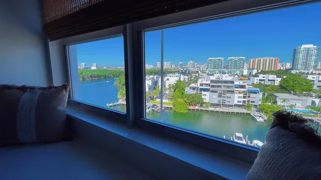 a view of a lake with house