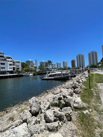 $2,100 | 400 Kings Point Drive, Unit 1027, Sunny Isles Beach, FL 33160