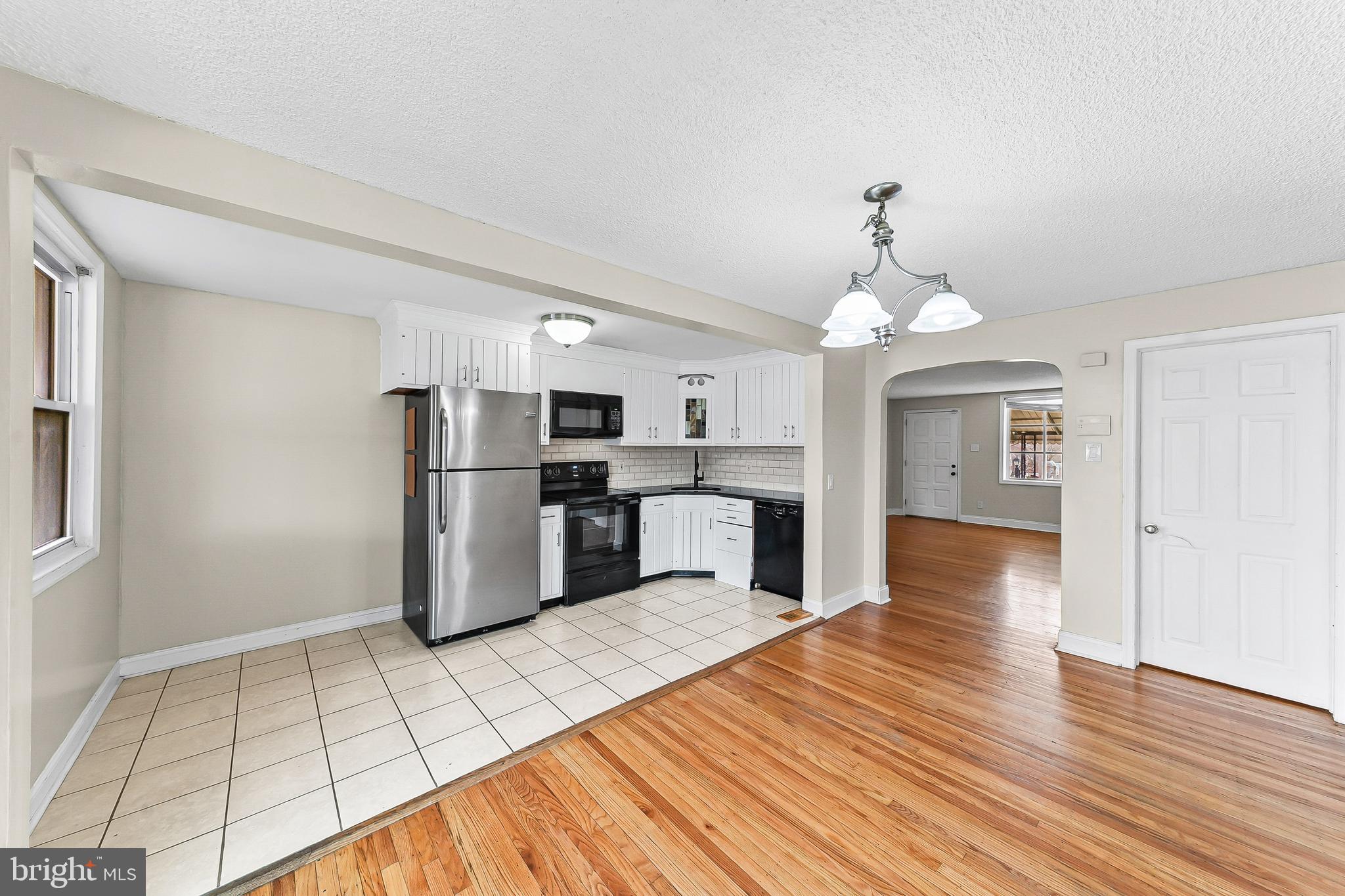 129 Alverstone Road Clifton Heights, PA 19018 - Photo 6 of 19 Kitchen