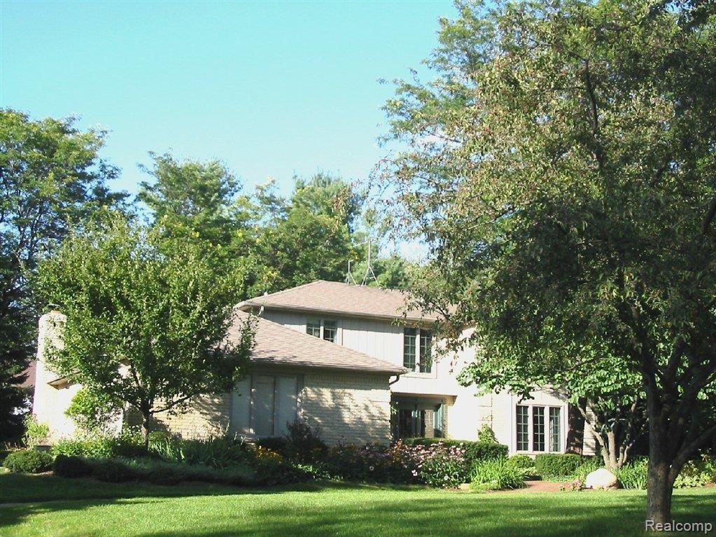 290 Ridgewood Road Rochester, MI 48306 - Photo 1 of 24 Great curb appeal