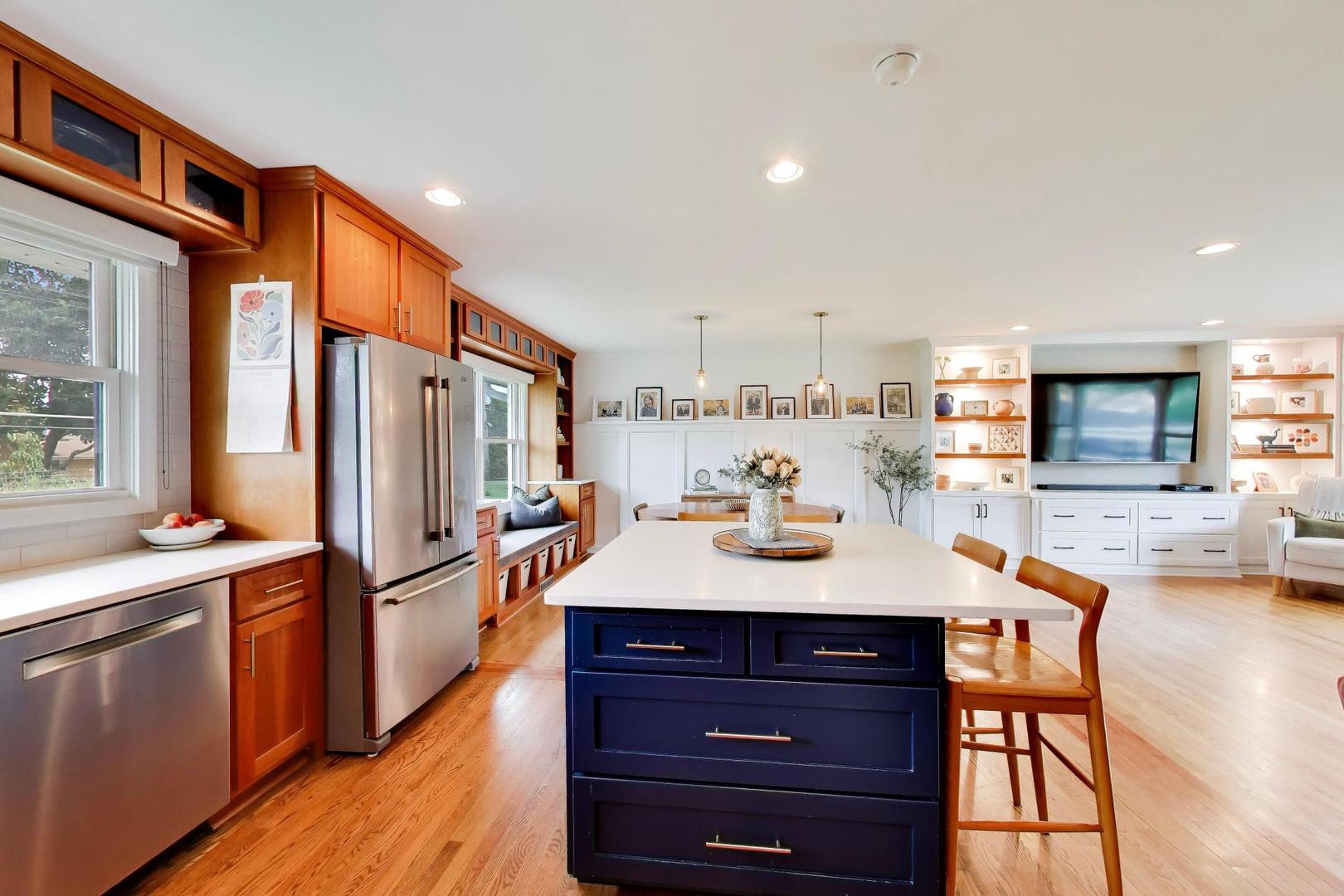 307 North Marcella Road Mount Prospect, IL 60056 - Photo 8 of 19 Gallery Image 8