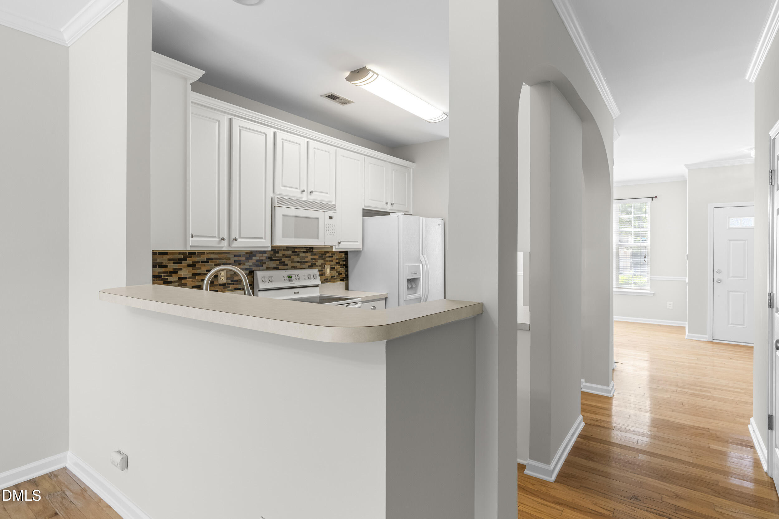 8246 City Loft Court Raleigh, NC 27613 - Photo 17 of 33 Kitchen