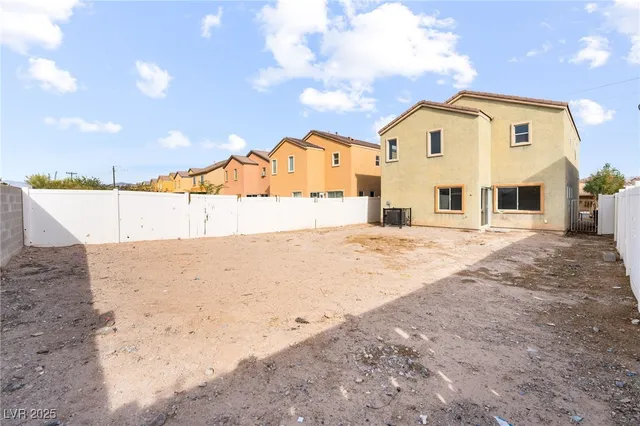 $1,895 | 4045 Puebla Street, Las Vegas, NV 89115