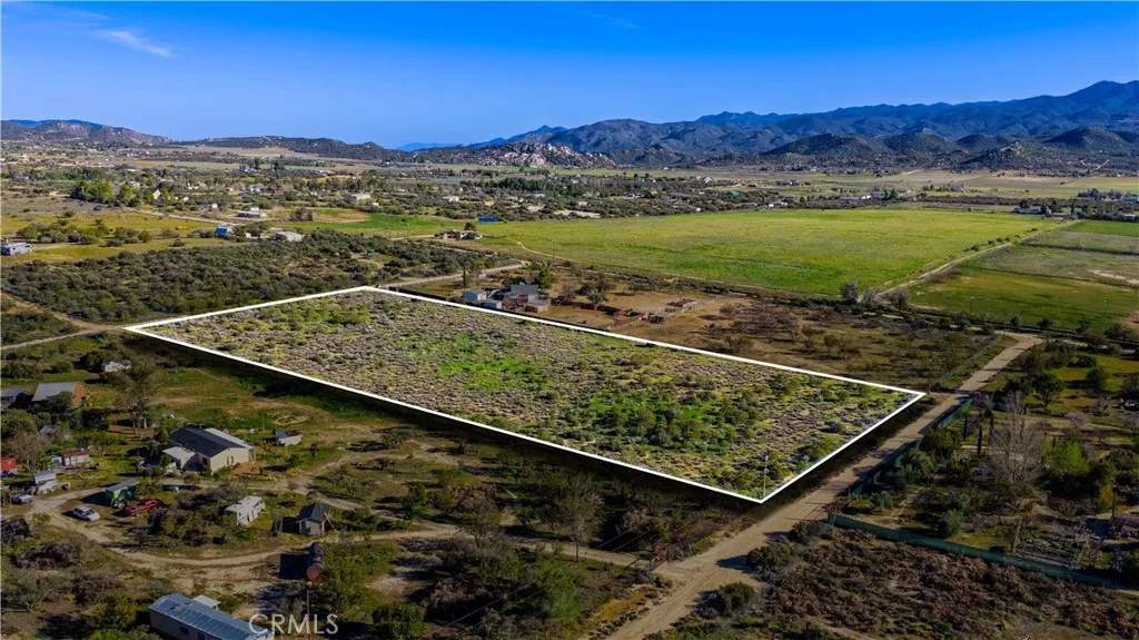 1 Apple Anza, CA 92539 - Photo 5 of 69