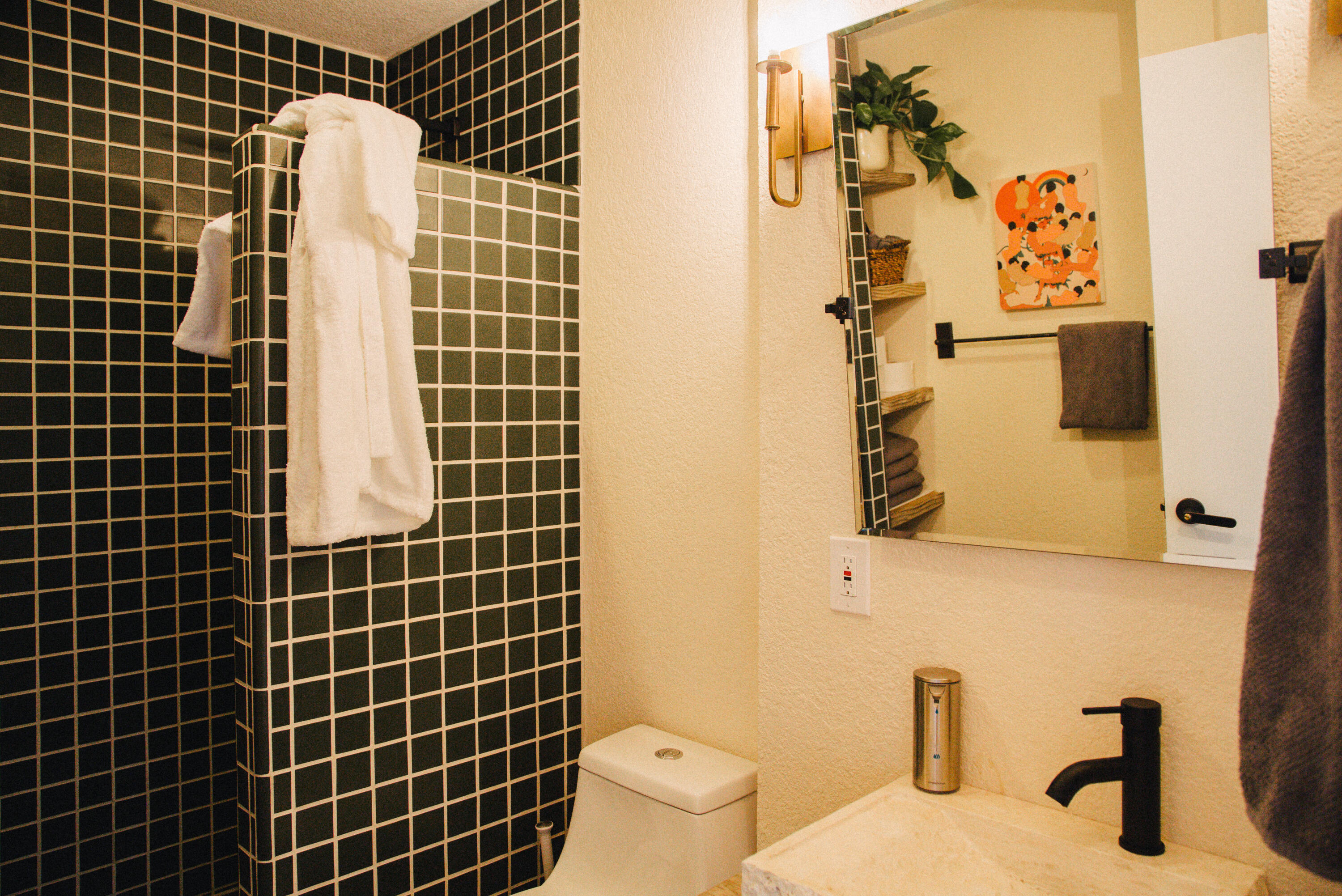 382 Cherokee Trail Yucca Valley, CA 92284 - Photo 36 of 66 a bathroom with a sink toilet and shower