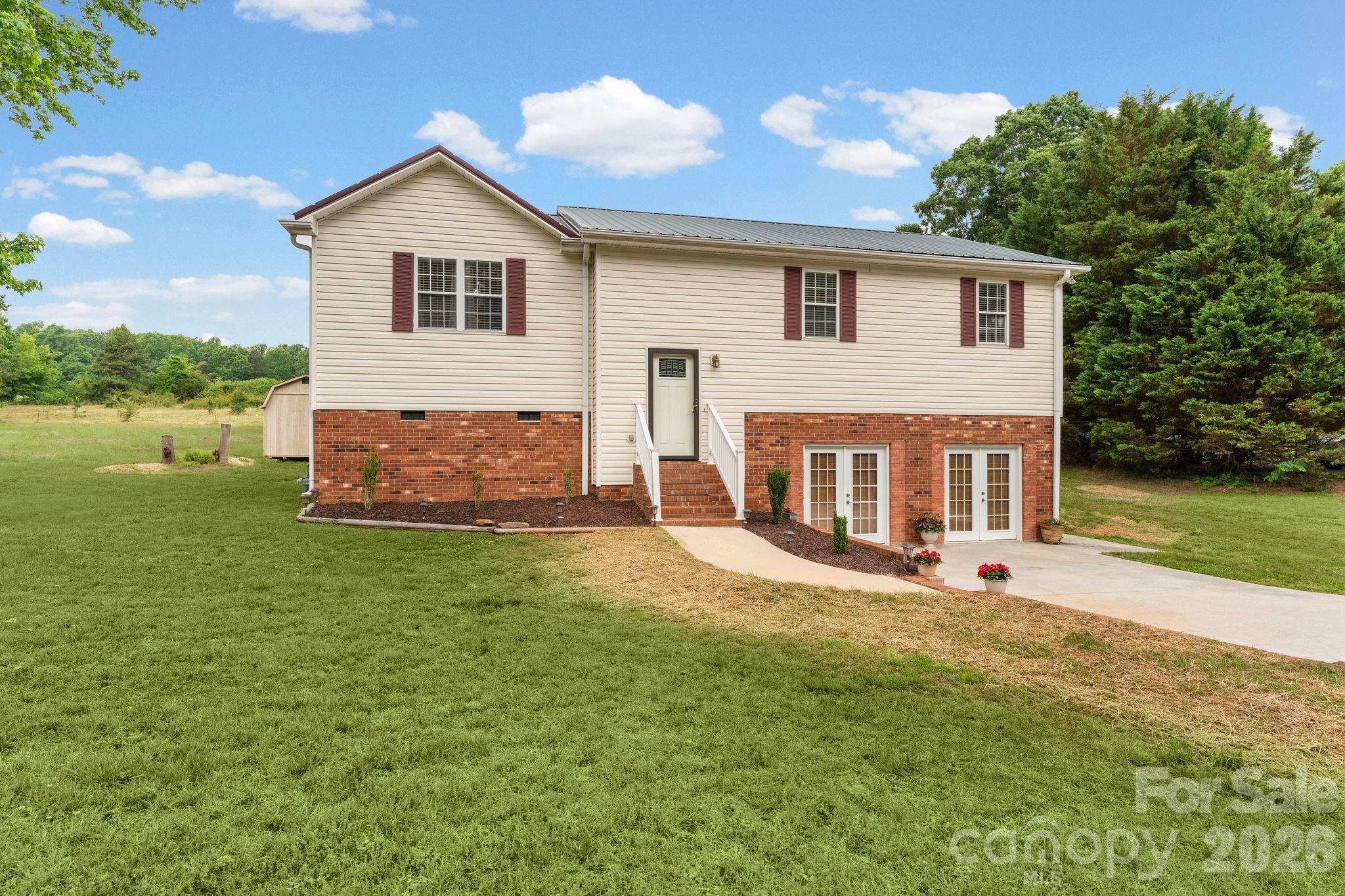 1833 Helmstetler Road Lexington, NC 27295 - Photo 2 of 36 Gallery Image 2