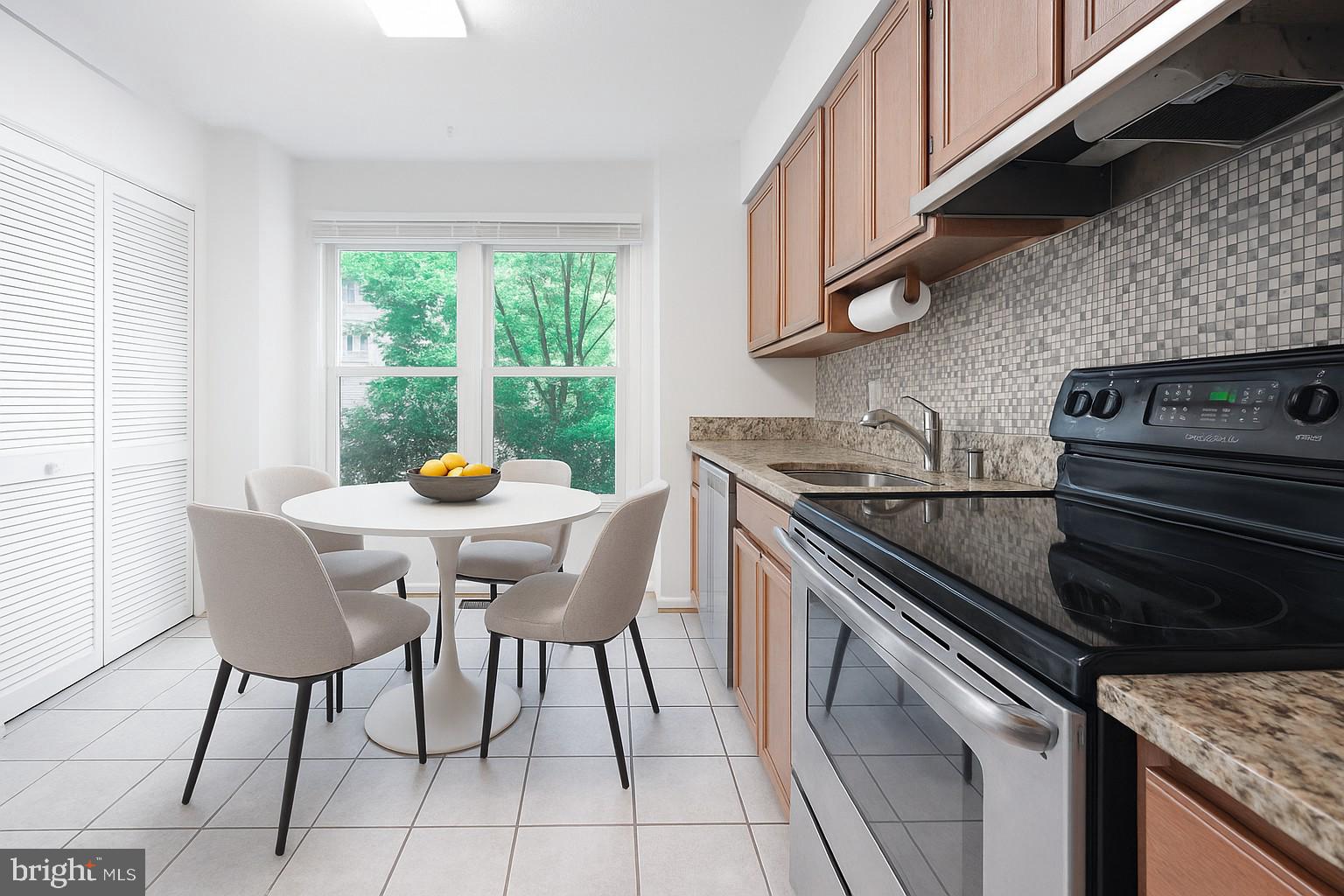 1655 Oak Spring Way Reston, VA 20190 - Photo 6 of 52 virtually staged