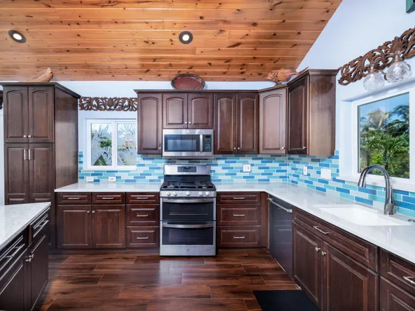 $2,895,000 | 14 Ave F, Marathon, FL 33050