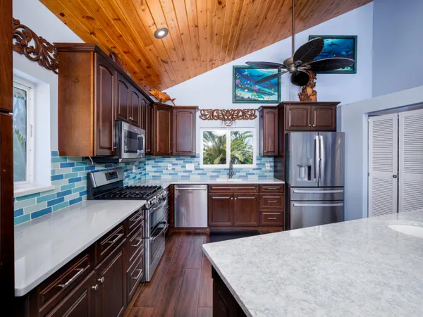 $2,895,000 | 14 Ave F, Marathon, FL 33050