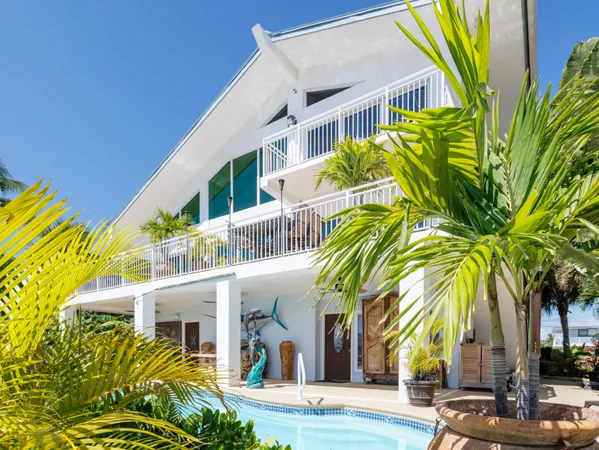 $2,895,000 | 14 Ave F, Marathon, FL 33050